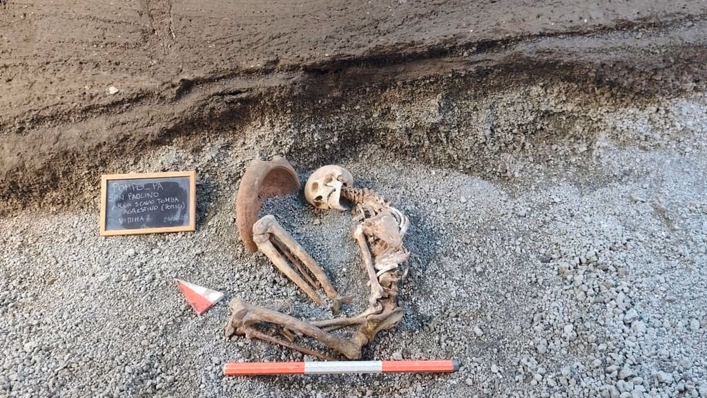 An image of the archaeological find near the Porta Stabia.